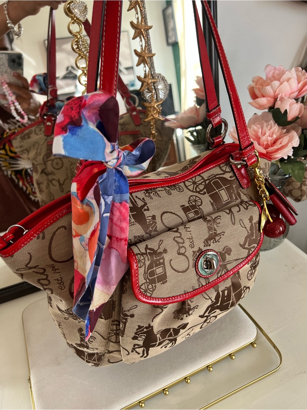 Iconic Coach Horse & Carriage brown canvas shoulder bag w red trim - Picture 6 of 15